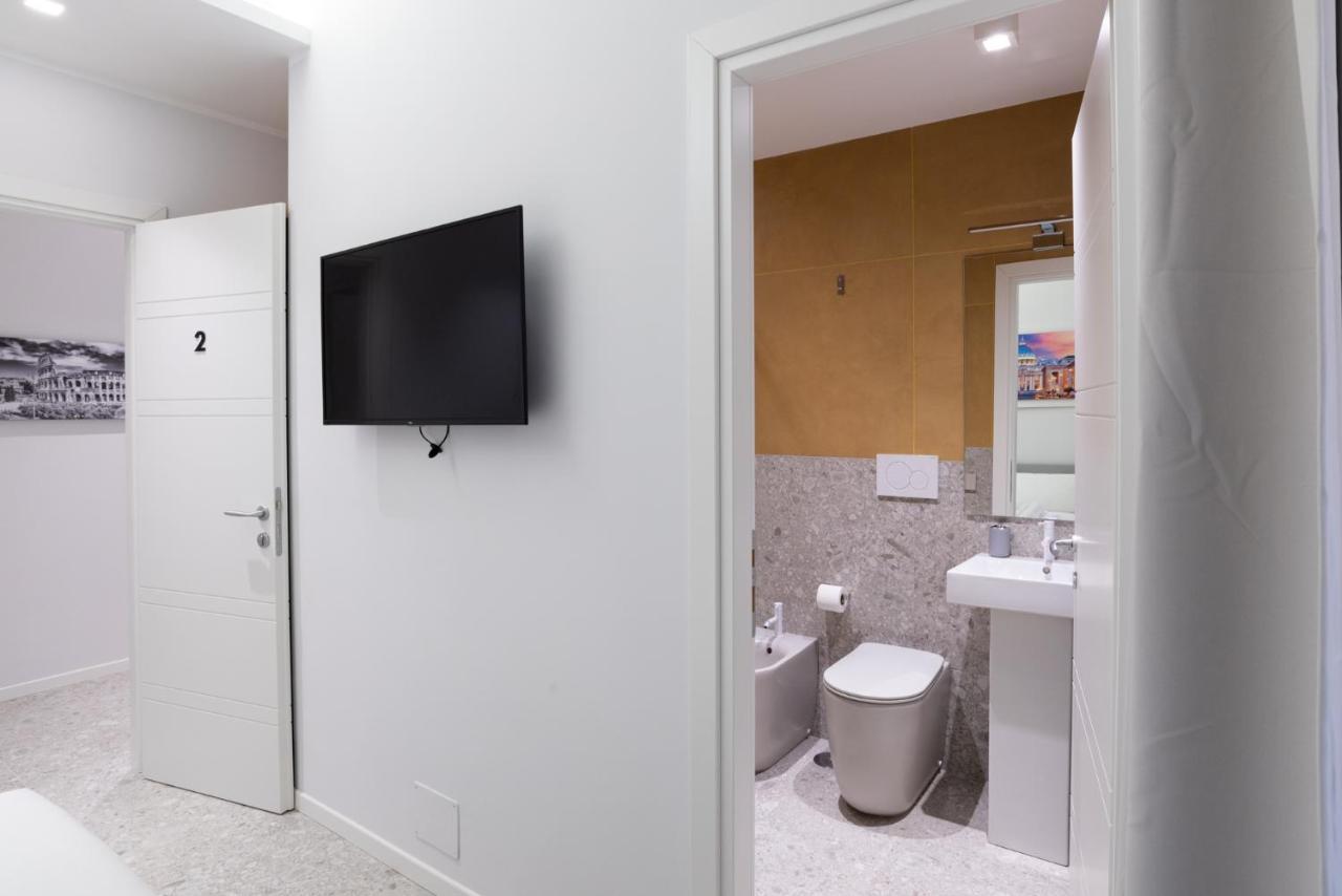 White Home Suite And Rooms Рим Экстерьер фото
