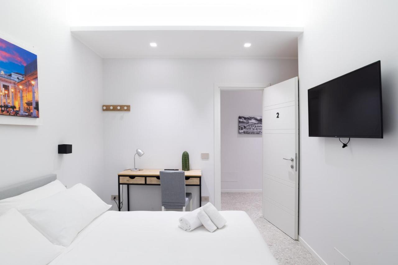 White Home Suite And Rooms Рим Экстерьер фото