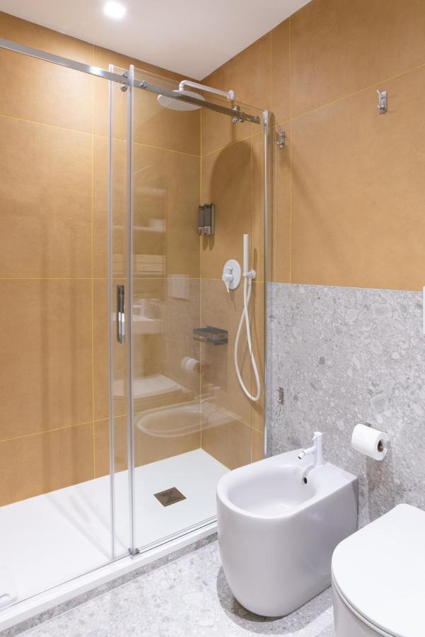 White Home Suite And Rooms Рим Экстерьер фото
