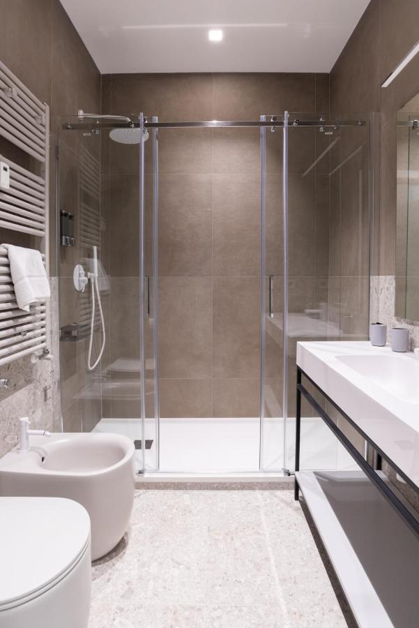 White Home Suite And Rooms Рим Экстерьер фото